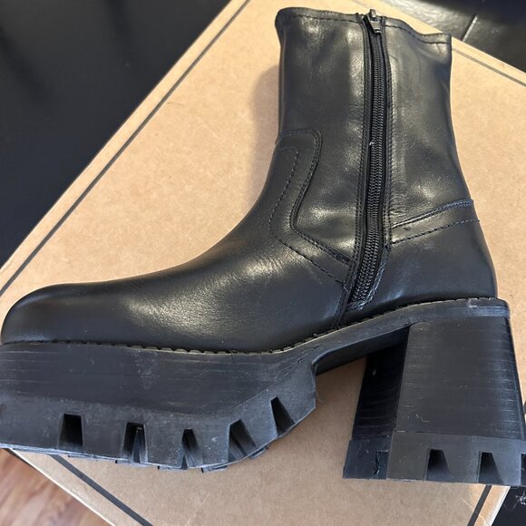 ASOS Black Ankle Boots - Picture 7 of 7